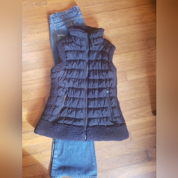 Calvin Klein Performance Puffer Vest, Medium Euc. Black. - Picture 2 of 5